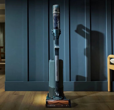 Aspirateur sans fil Foldora™ PowerClean de B.D shop, avec manche ergonomique et tête de nettoyage, prêt à l'emploi.
